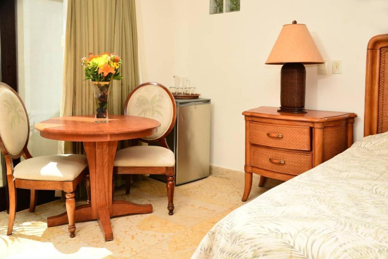 Blue Palms Suites, Pool Onsite, Steps To The & 5th Ave Apartamento